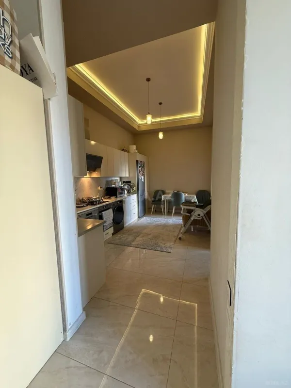 Satılır 3 otaqlı mənzil 105 m²