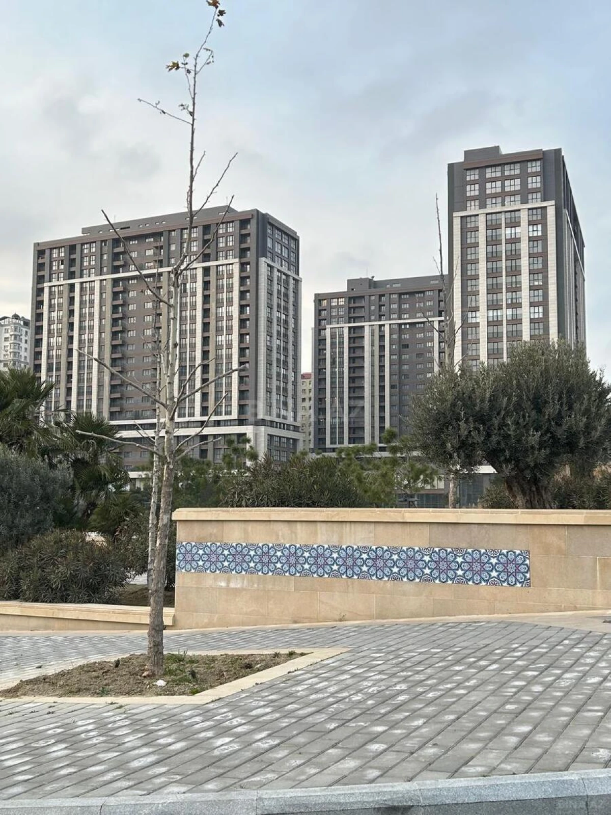 Satılır 3 otaqlı mənzil 128 m²