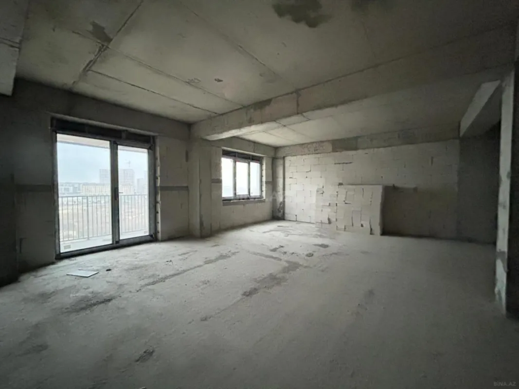 Satılır 3 otaqlı mənzil 128 m²