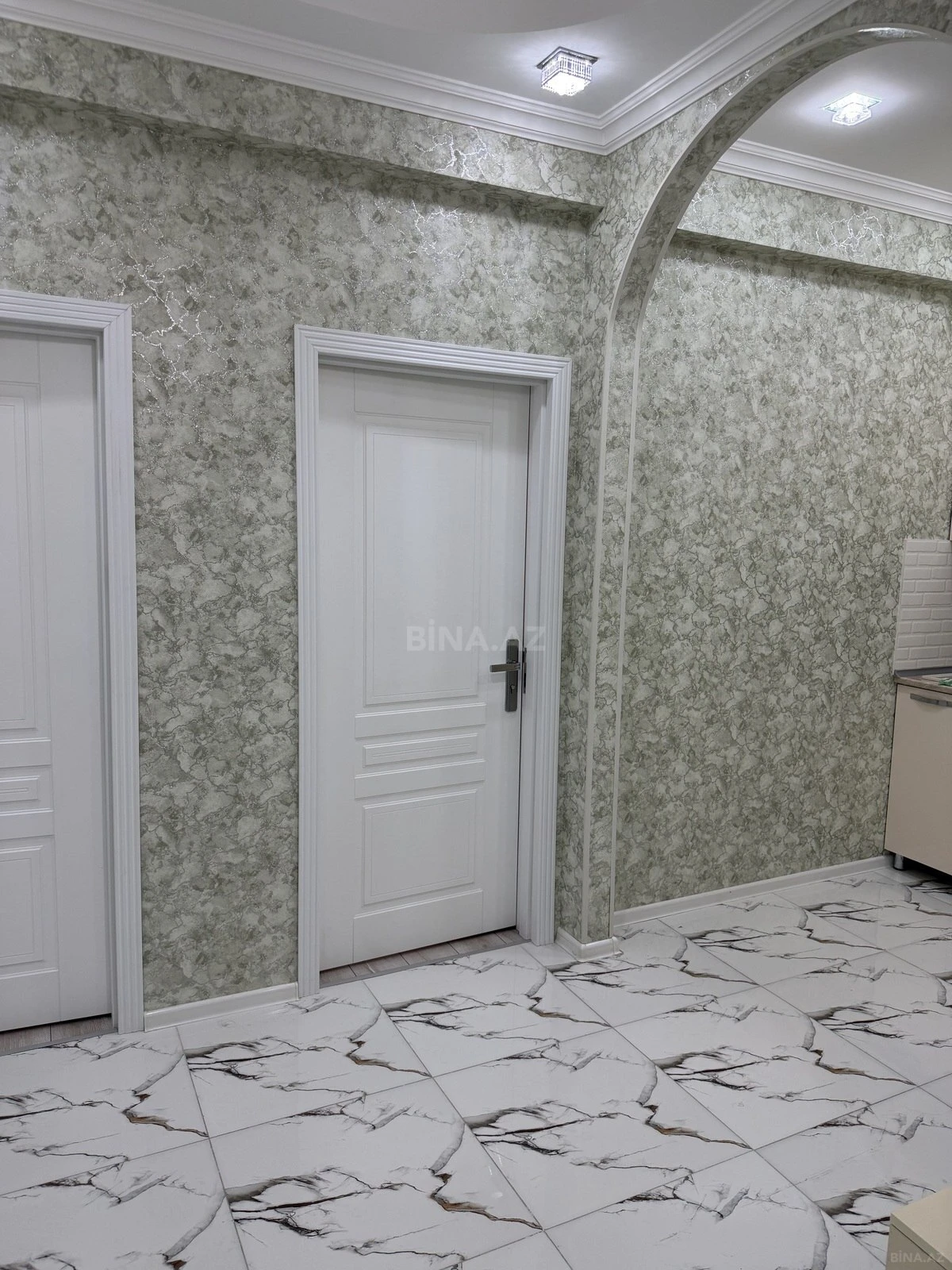 Satılır 2 otaqlı mənzil 68 m²