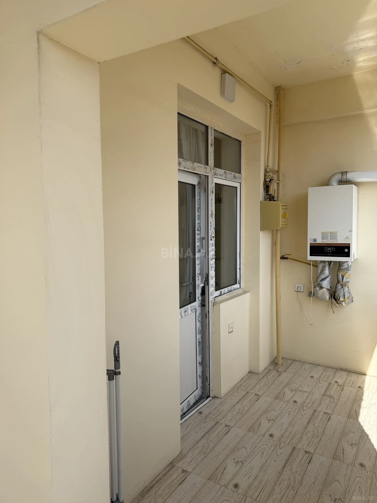 Satılır 2 otaqlı mənzil 68 m²