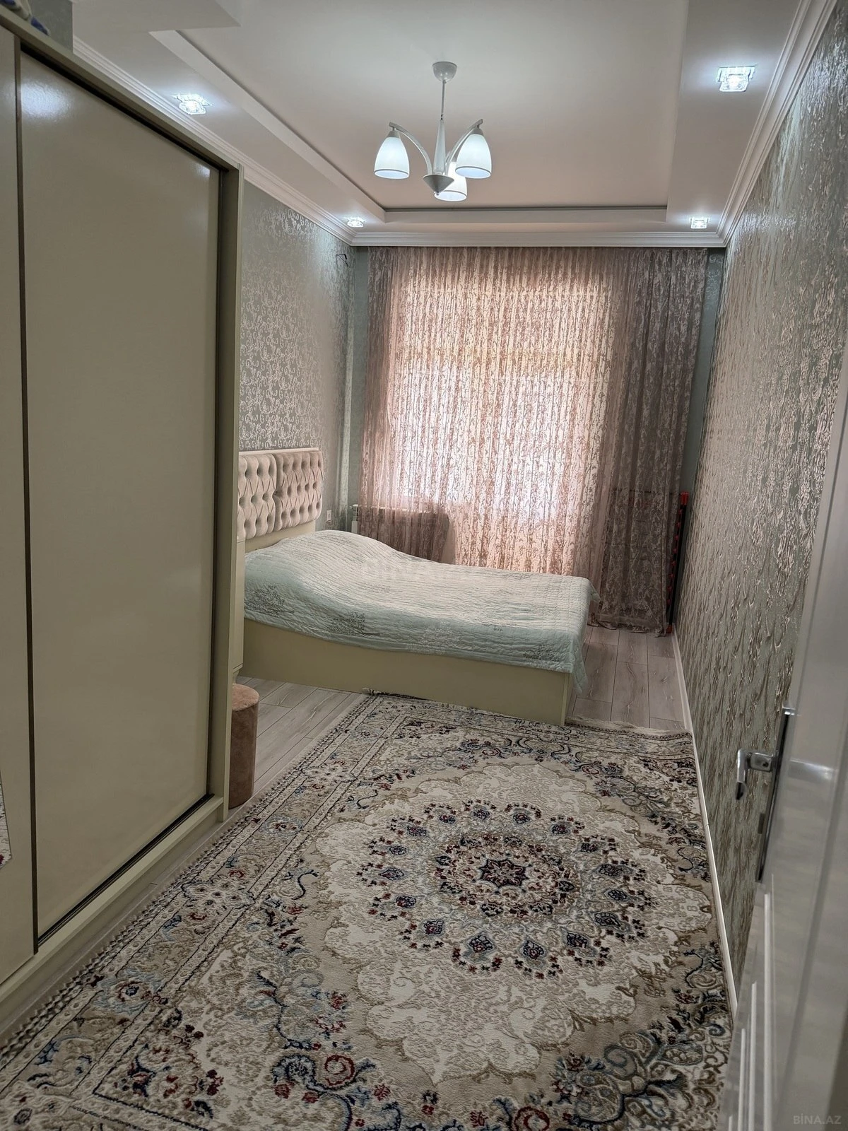 Satılır 2 otaqlı mənzil 68 m²