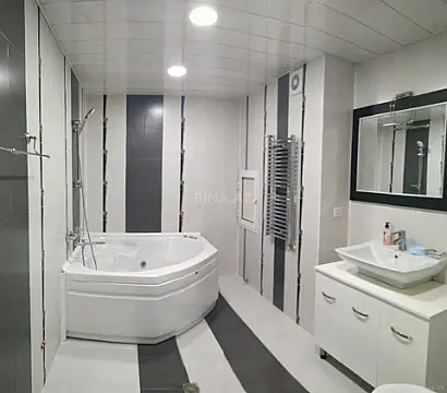 Kirayə verilir 4 otaqlı mənzil 190 m²