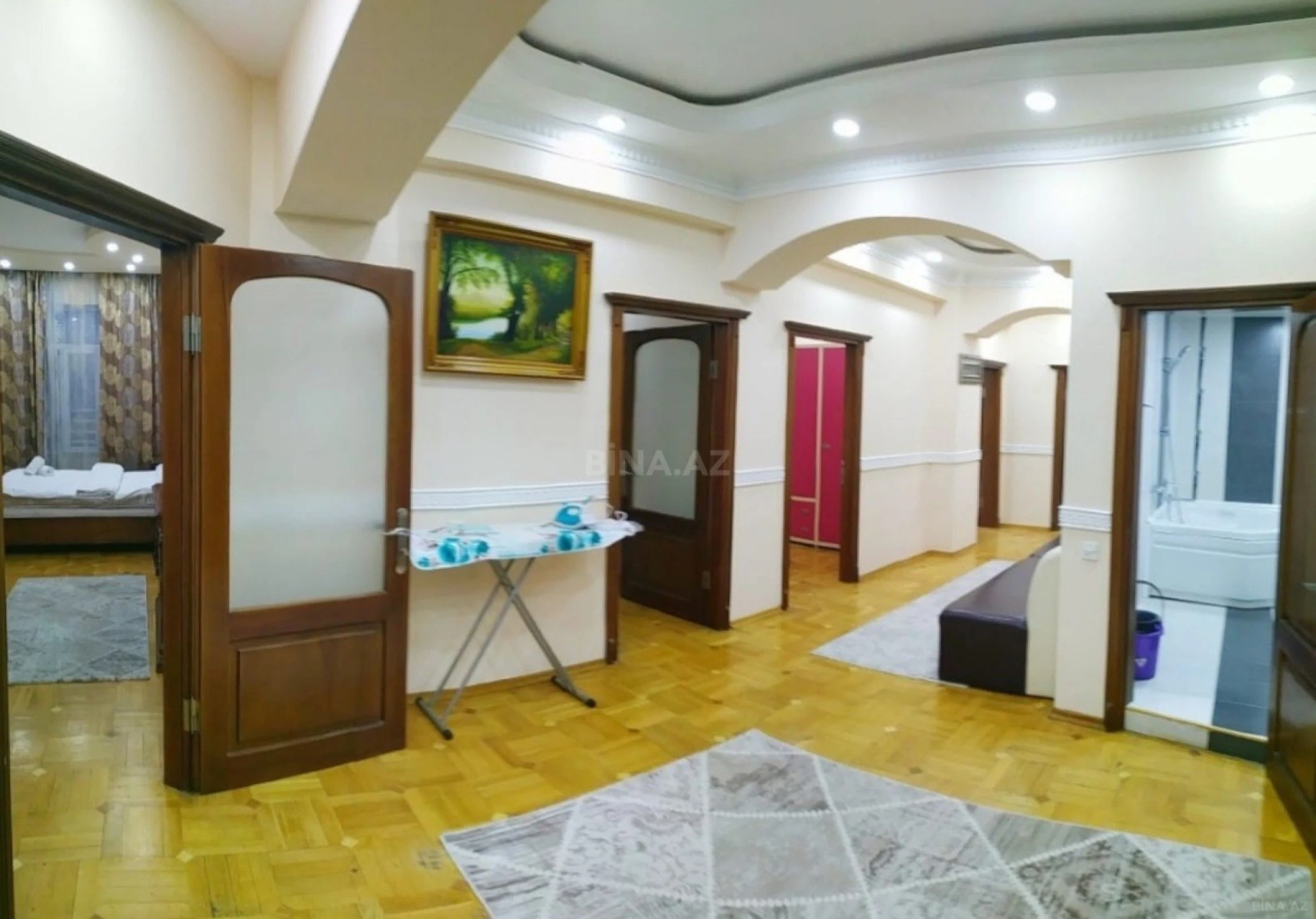 Kirayə verilir 4 otaqlı mənzil 190 m²