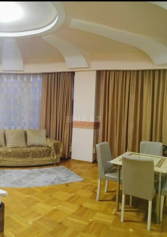 Kirayə verilir 4 otaqlı mənzil 190 m²