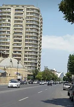 Kirayə verilir 4 otaqlı mənzil 190 m²