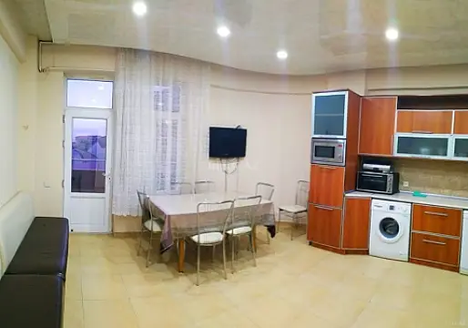 Kirayə verilir 4 otaqlı mənzil 190 m²