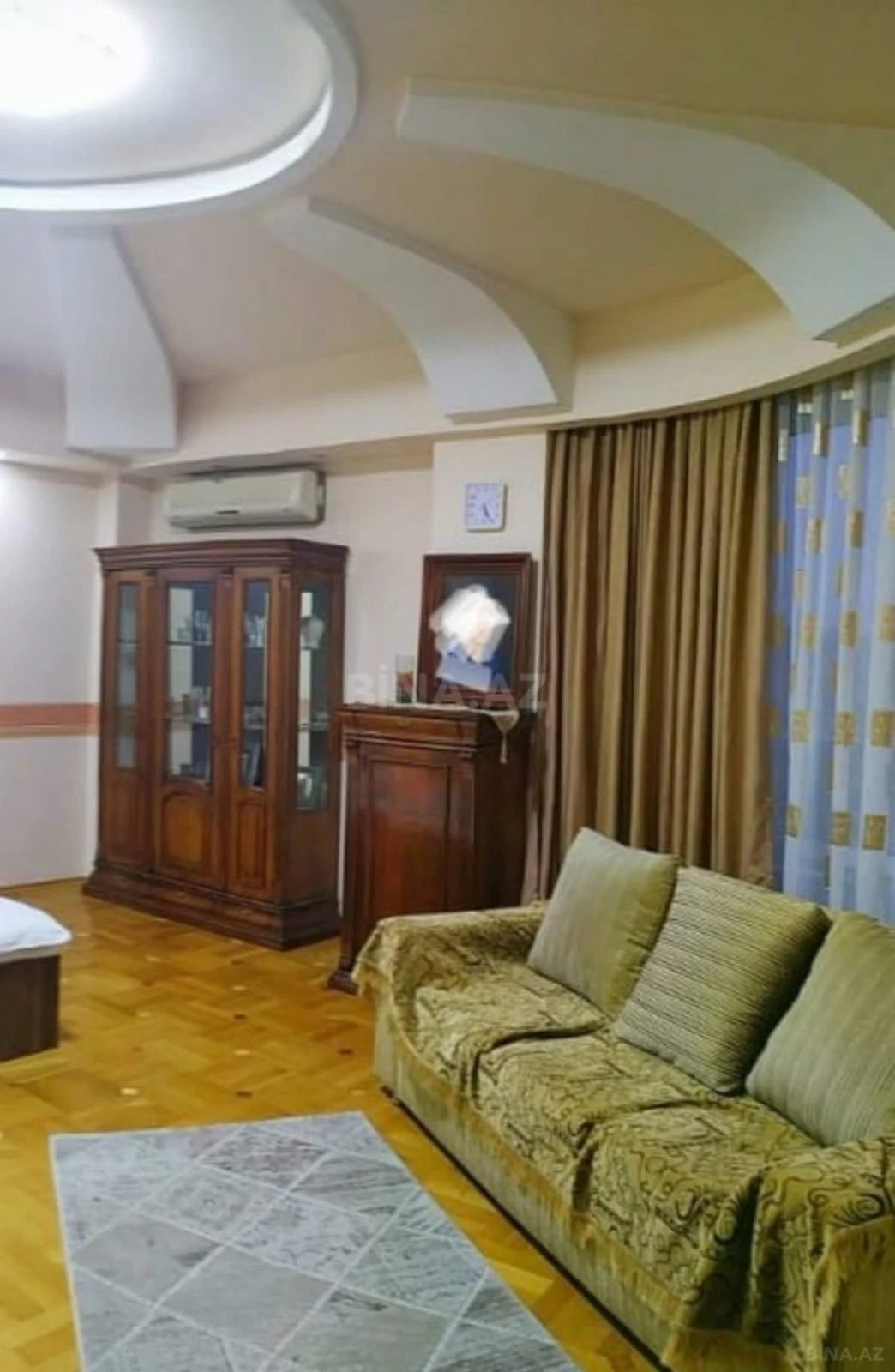 Kirayə verilir 4 otaqlı mənzil 190 m²