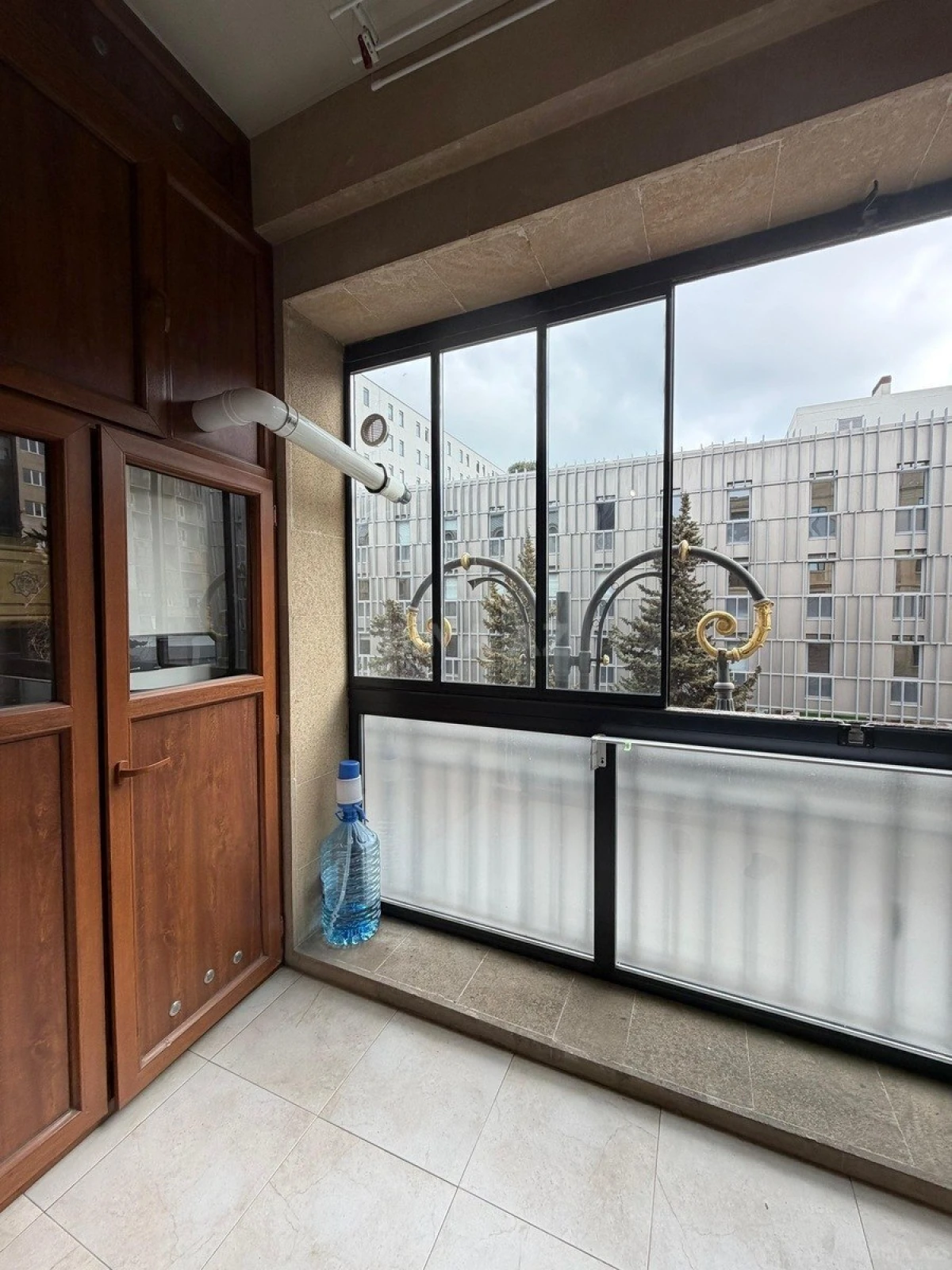 Satılır 3 otaqlı mənzil 130 m²