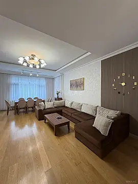 Satılır 3 otaqlı mənzil 130 m²