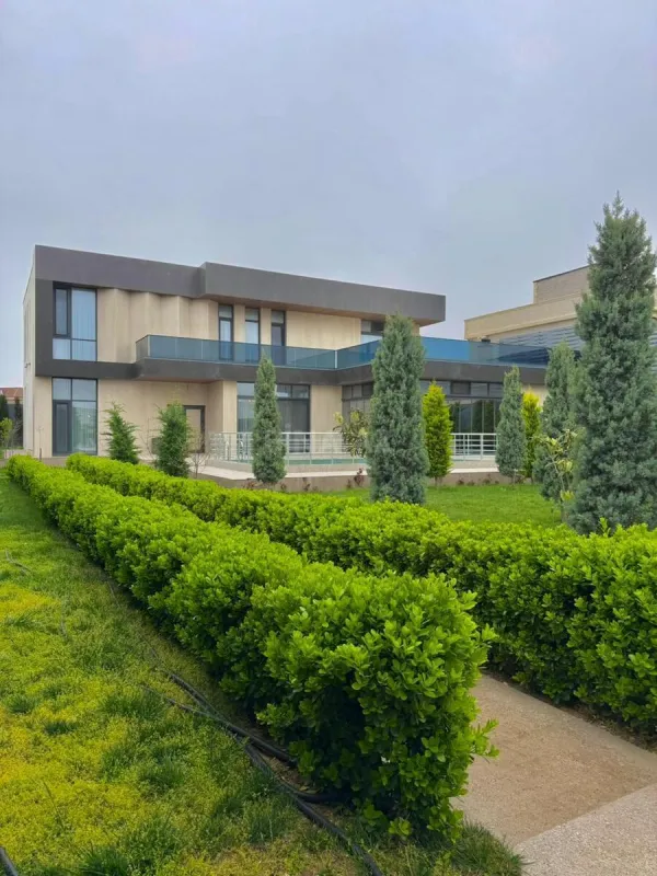 Satılır 7 otaqlı həyət evi 500 m²