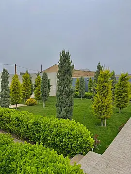 Satılır 7 otaqlı həyət evi 500 m²