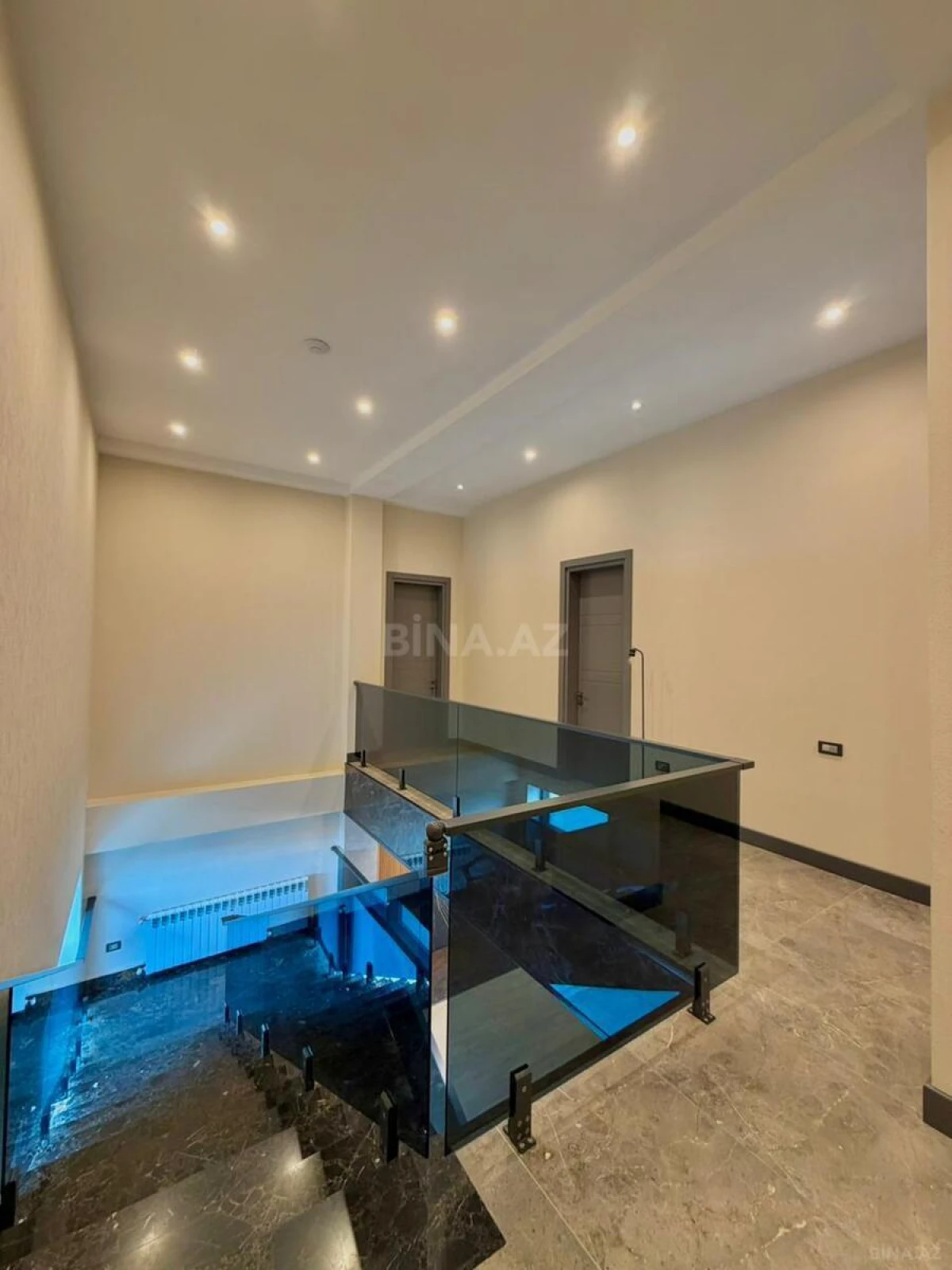 Satılır 7 otaqlı həyət evi 500 m²