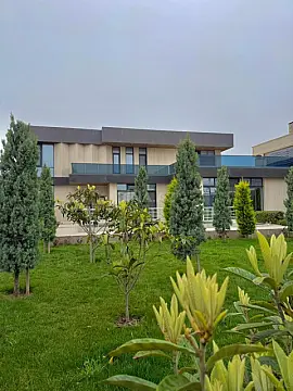 Satılır 7 otaqlı həyət evi 500 m²