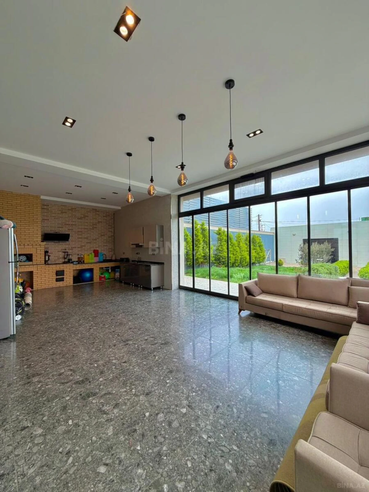 Satılır 7 otaqlı həyət evi 500 m²