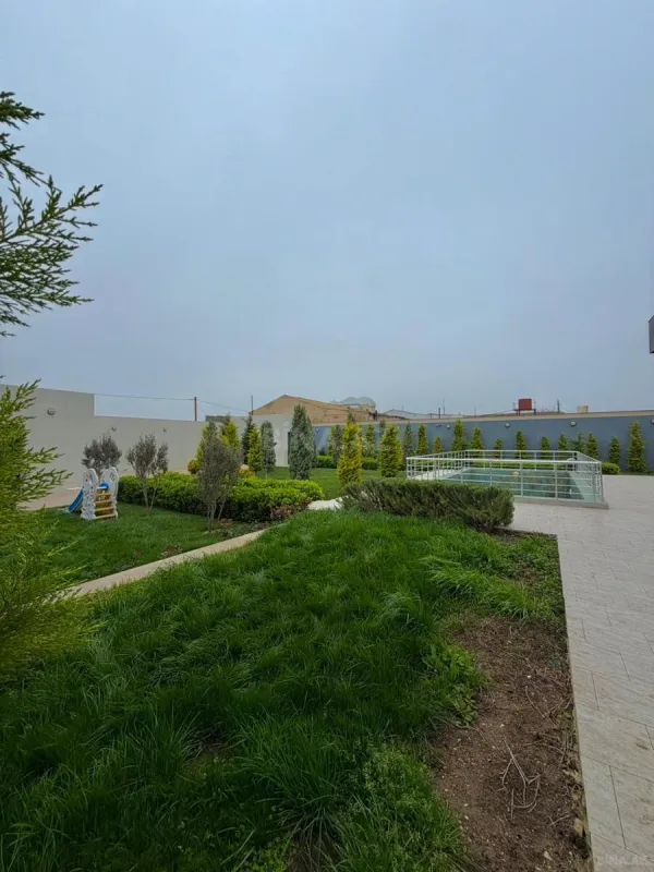 Satılır 7 otaqlı həyət evi 500 m²