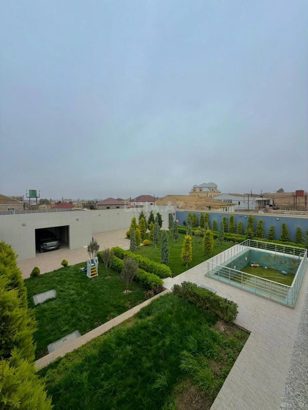 Satılır 7 otaqlı həyət evi 500 m²