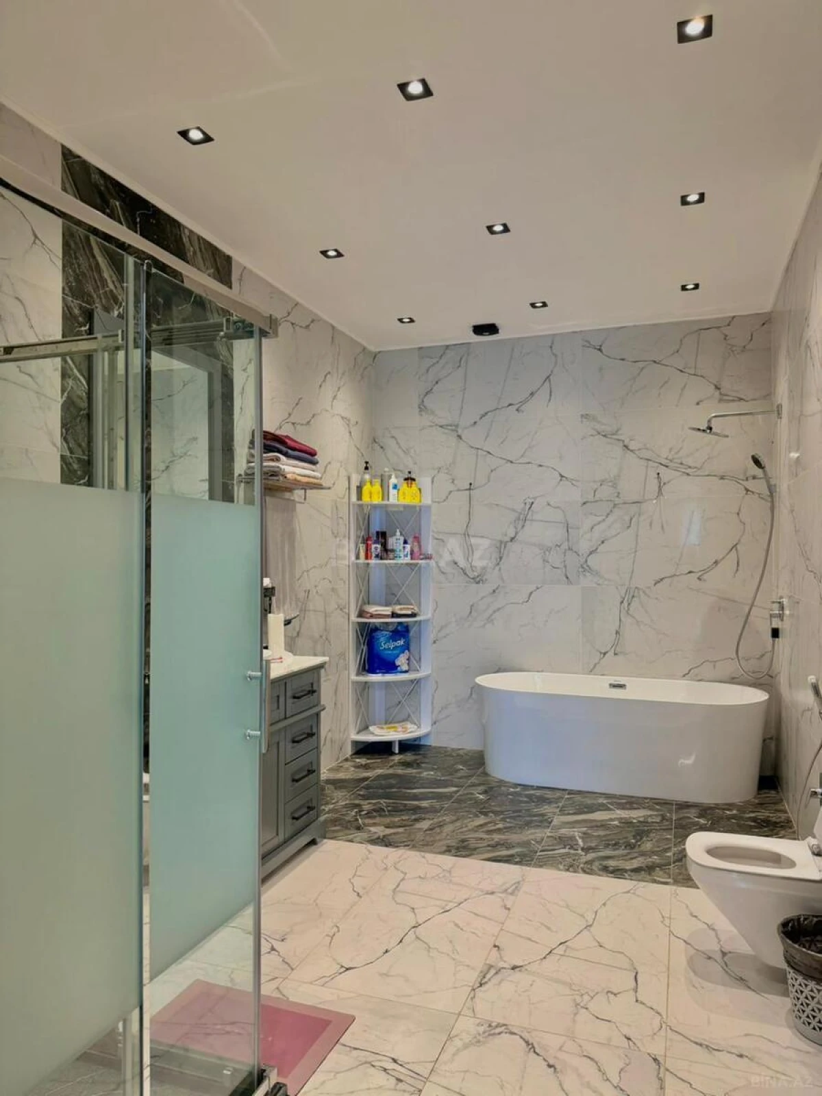 Satılır 7 otaqlı həyət evi 500 m²