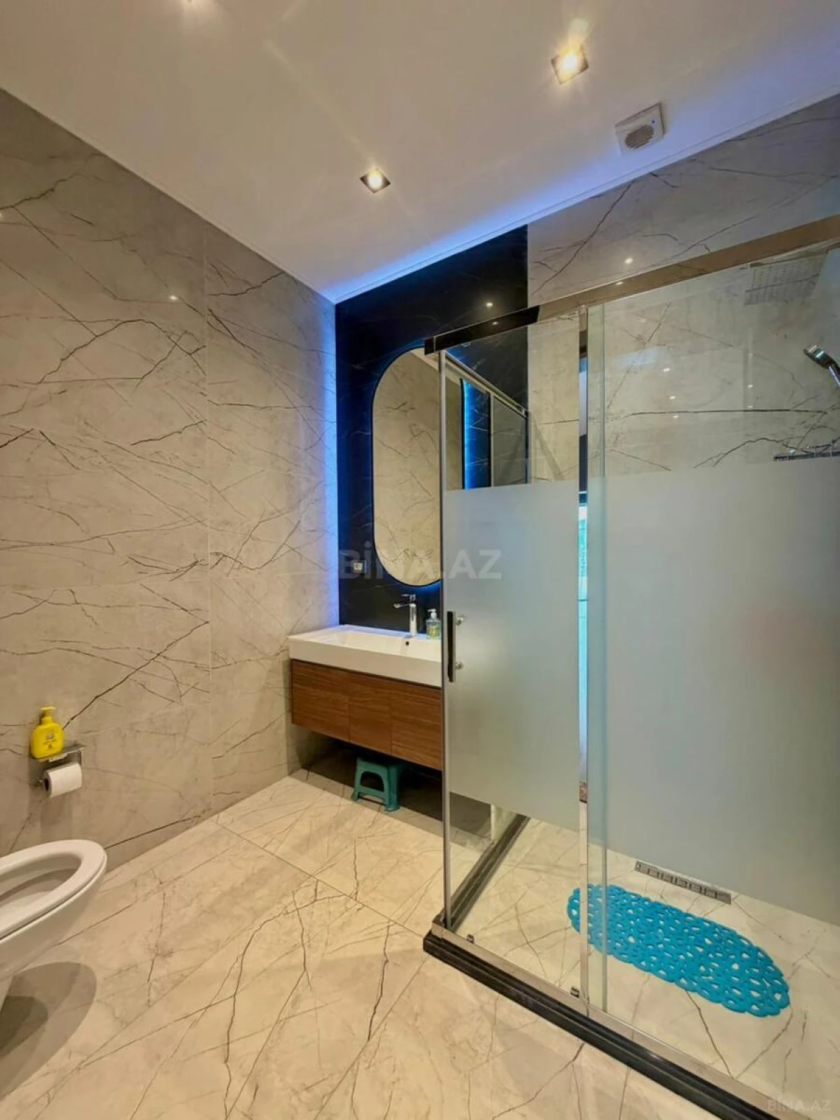 Satılır 7 otaqlı həyət evi 500 m²