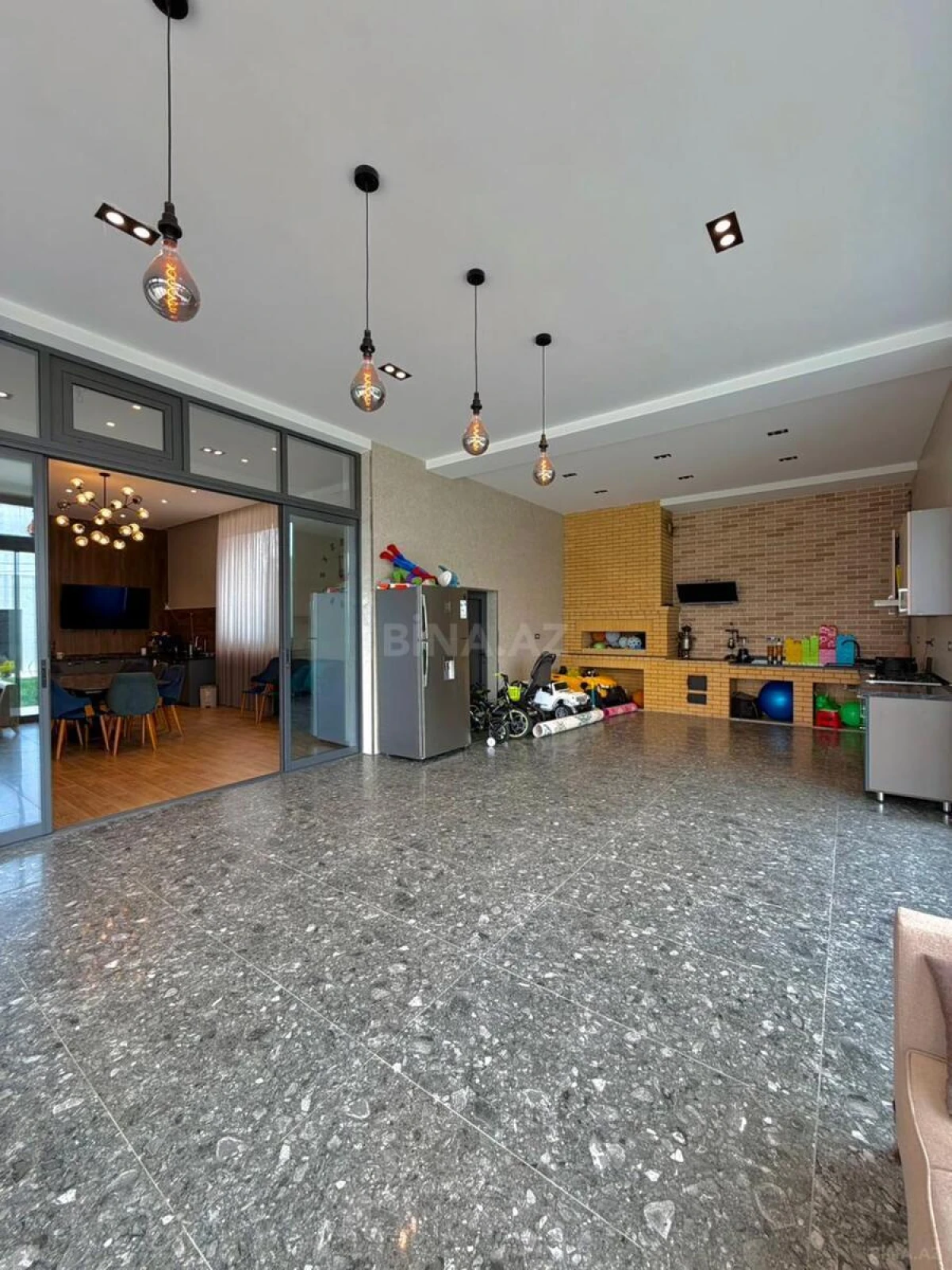 Satılır 7 otaqlı həyət evi 500 m²