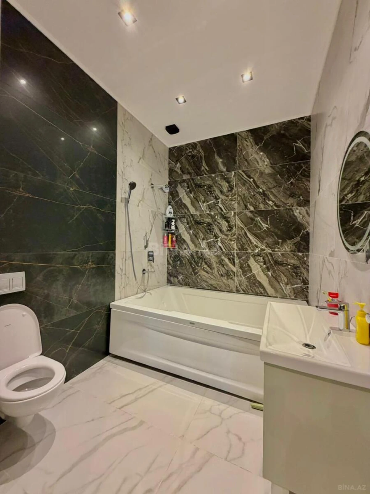 Satılır 7 otaqlı həyət evi 500 m²