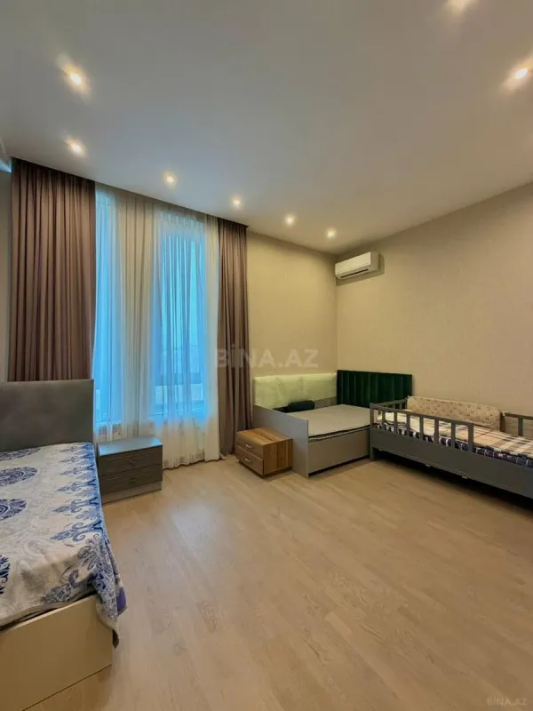 Satılır 7 otaqlı həyət evi 500 m²