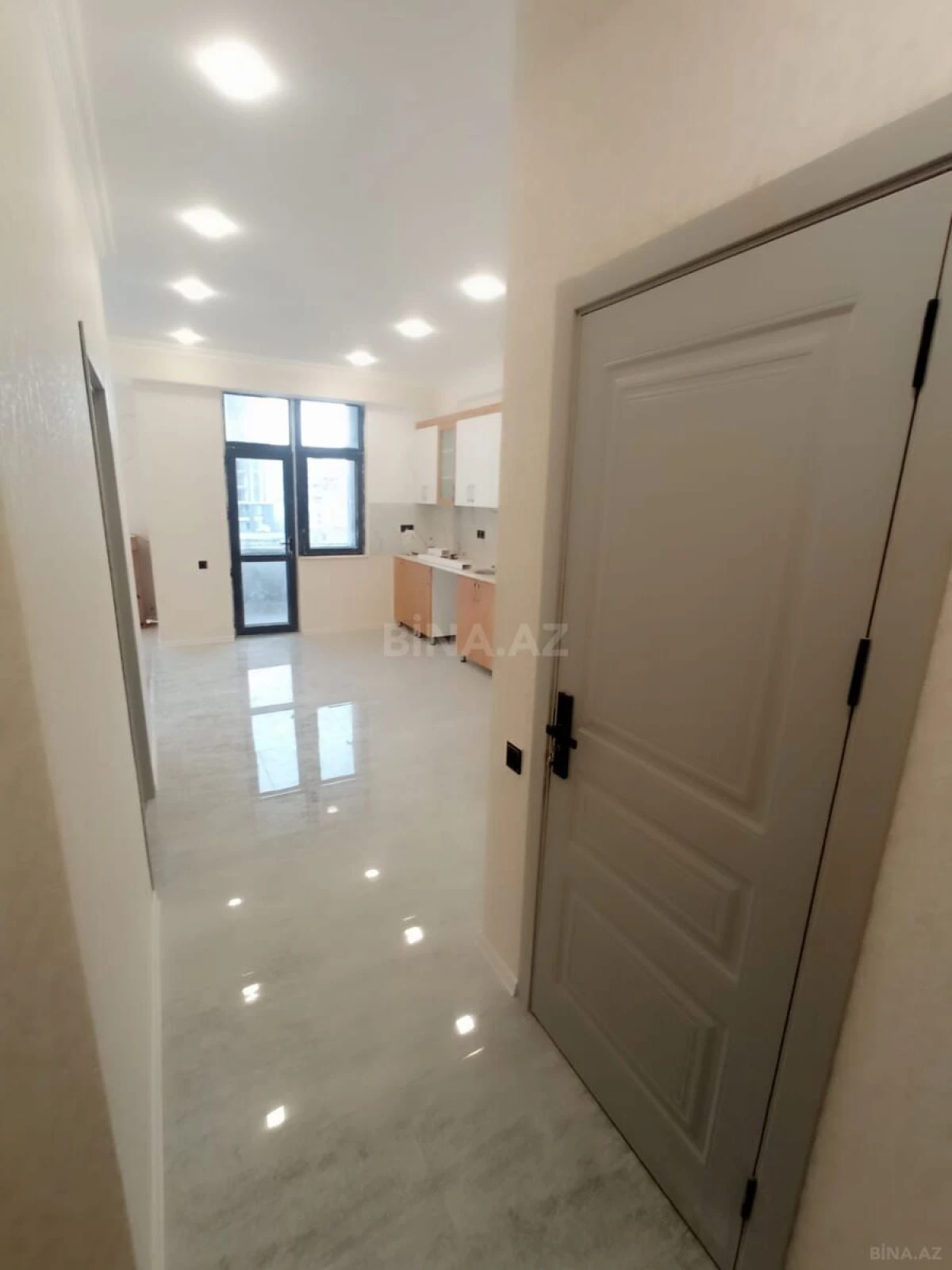 Kirayə verilir 2 otaqlı ofis 60 m²