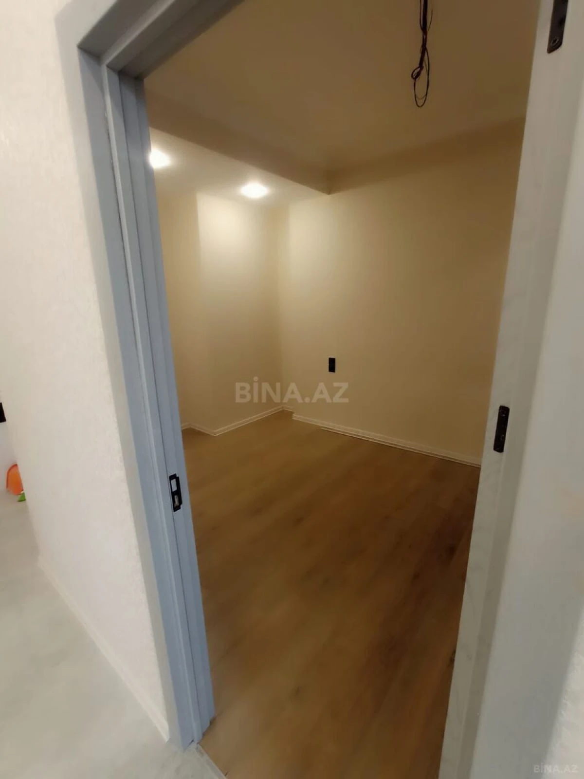 Kirayə verilir 2 otaqlı ofis 60 m²