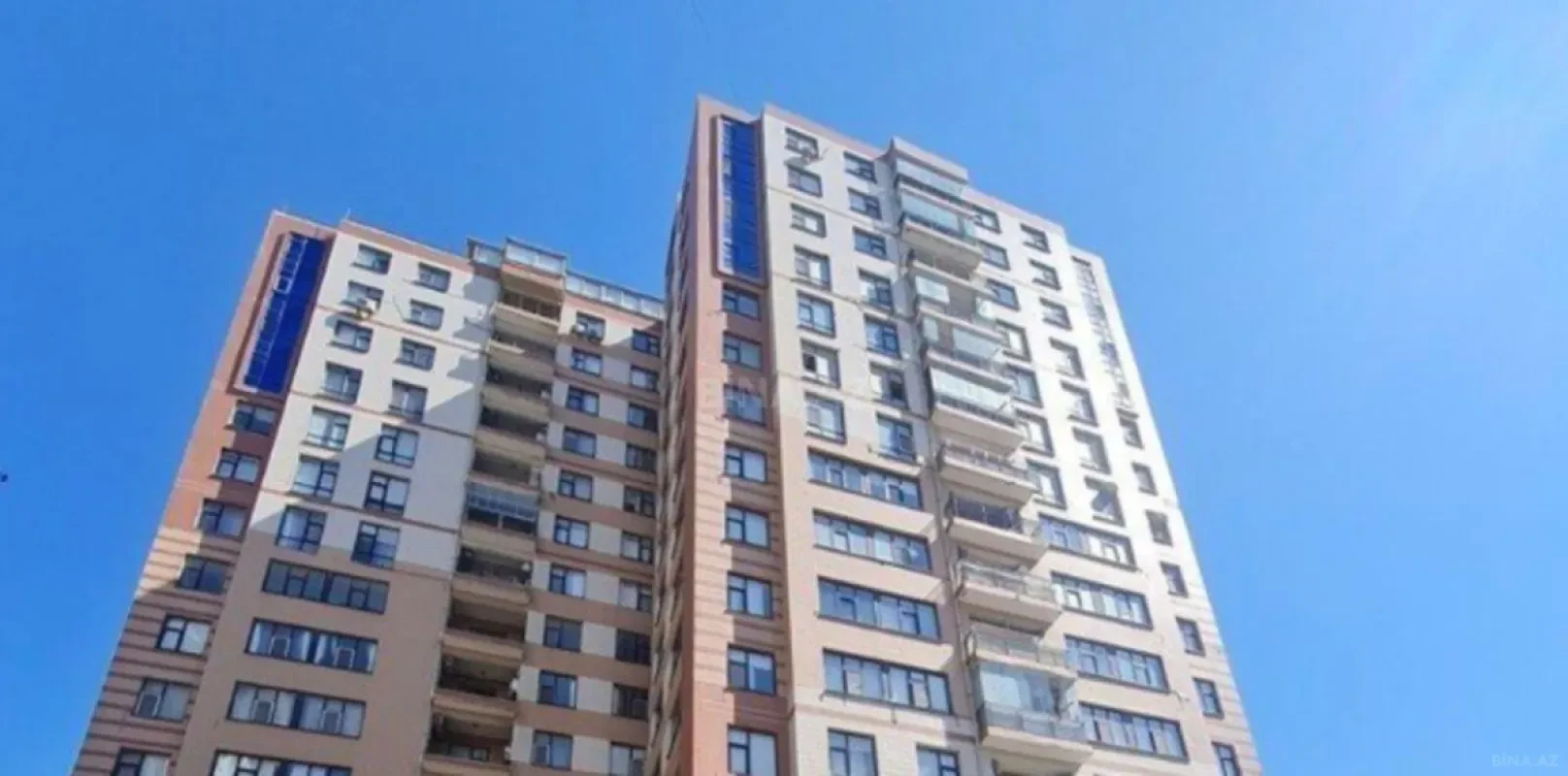 Satılır 4 otaqlı mənzil 181 m²