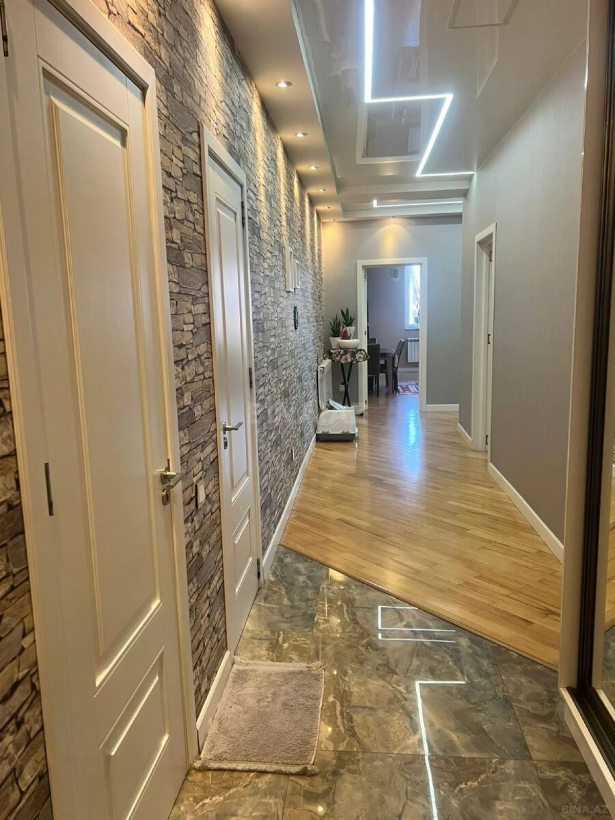 Satılır 3 otaqlı mənzil 140 m²