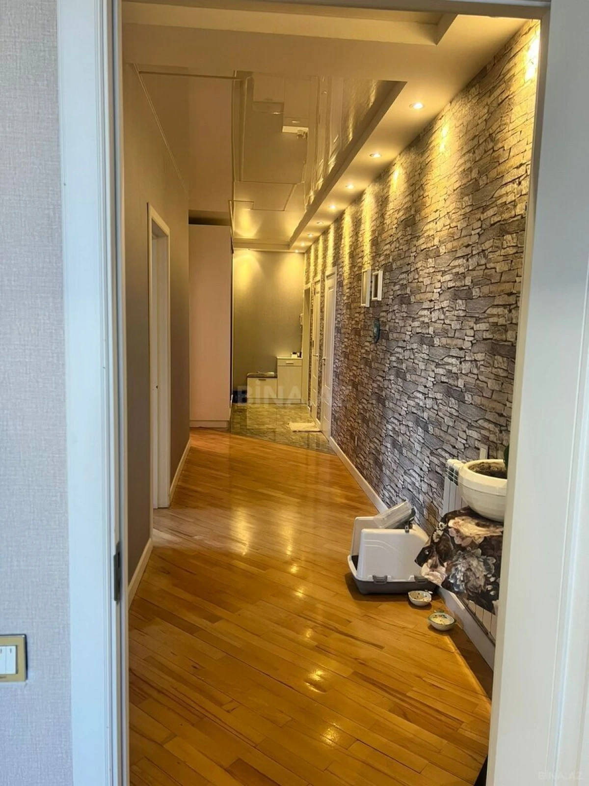 Satılır 3 otaqlı mənzil 140 m²