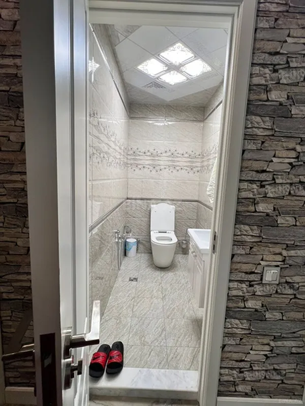 Satılır 3 otaqlı mənzil 140 m²
