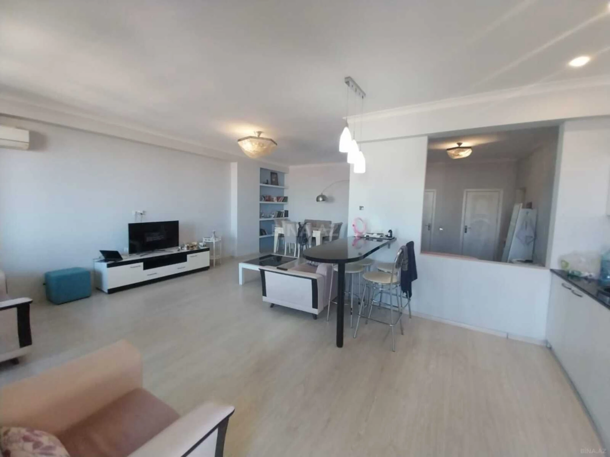 Satılır 2 otaqlı mənzil 68 m²
