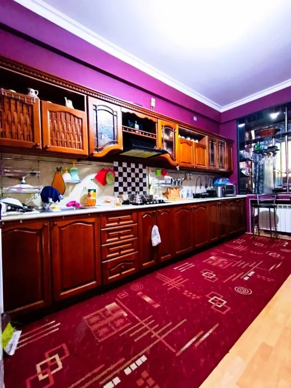 Satılır 3 otaqlı mənzil 145 m²