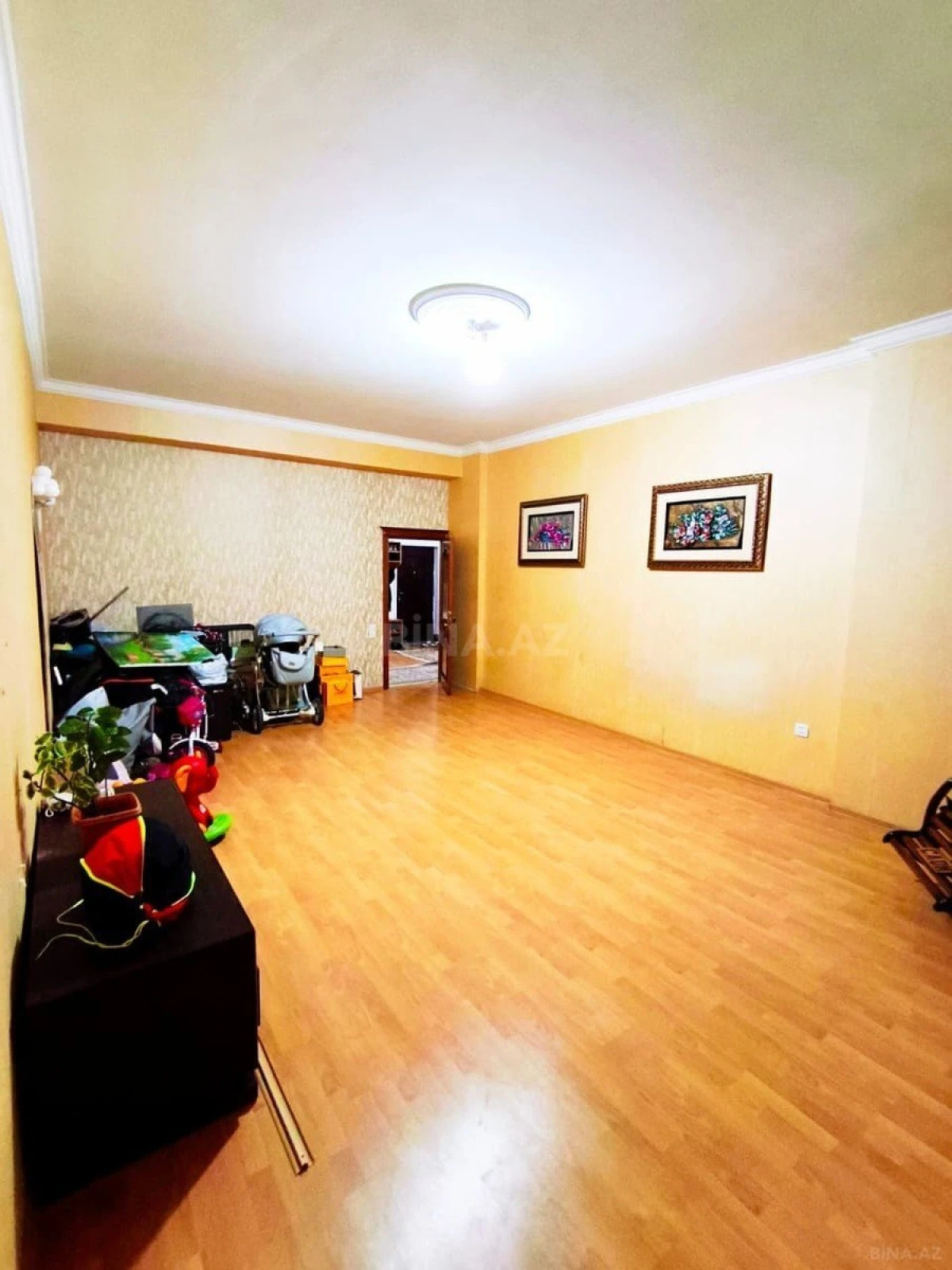 Satılır 3 otaqlı mənzil 145 m²