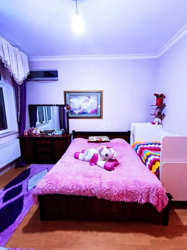 Satılır 3 otaqlı mənzil 145 m²