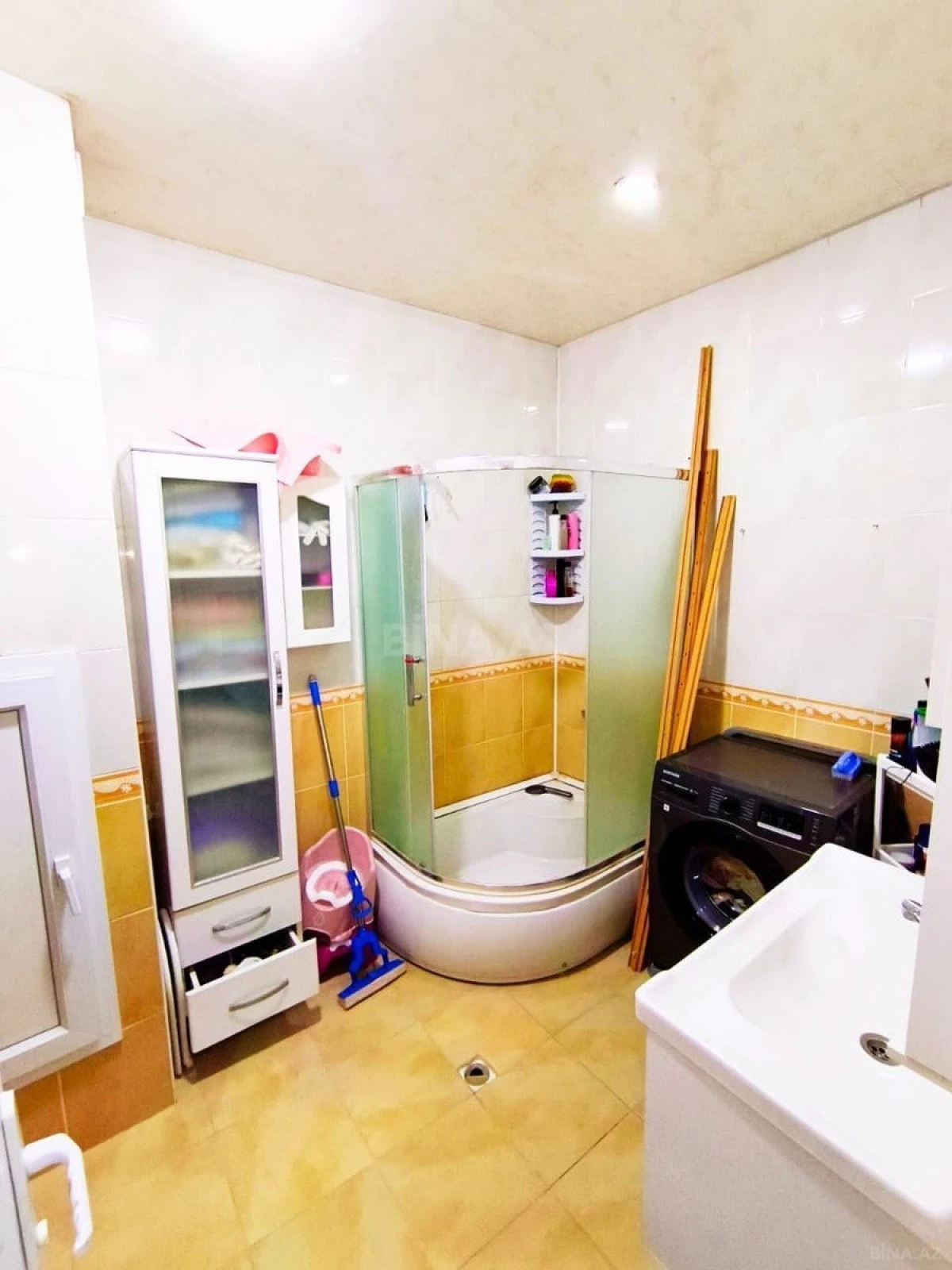 Satılır 3 otaqlı mənzil 145 m²