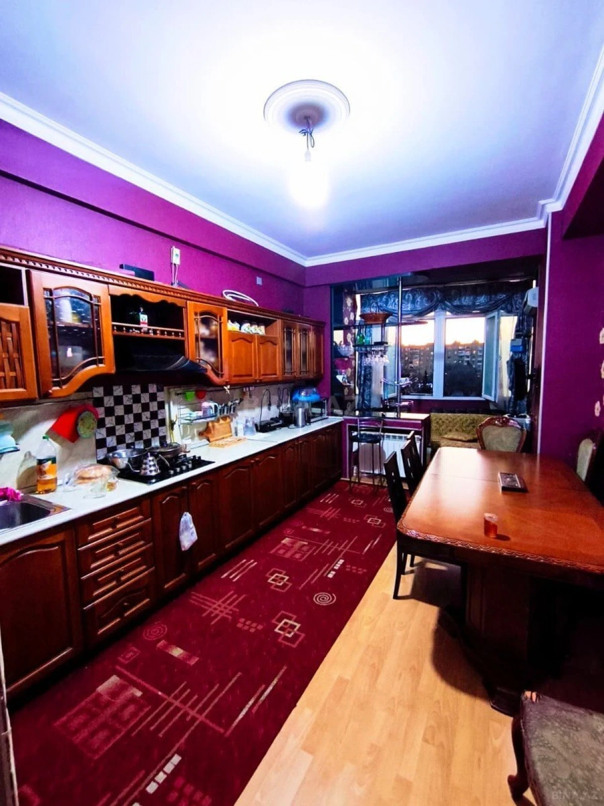 Satılır 3 otaqlı mənzil 145 m²