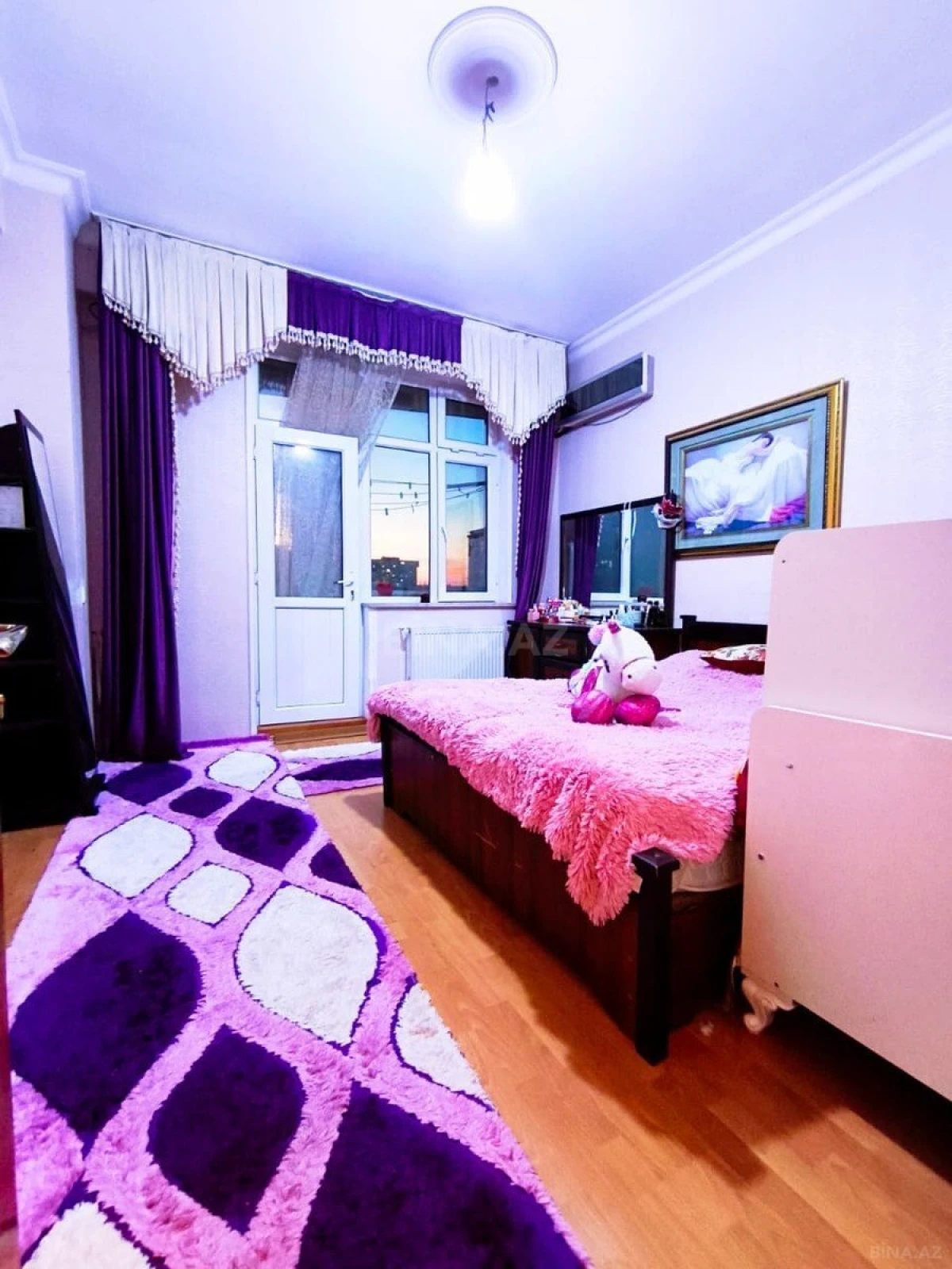 Satılır 3 otaqlı mənzil 145 m²