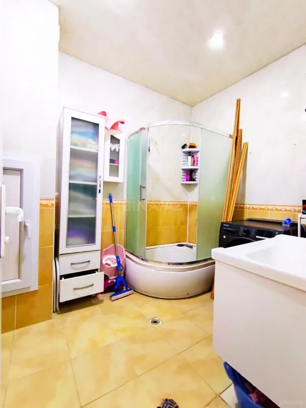 Satılır 3 otaqlı mənzil 145 m²