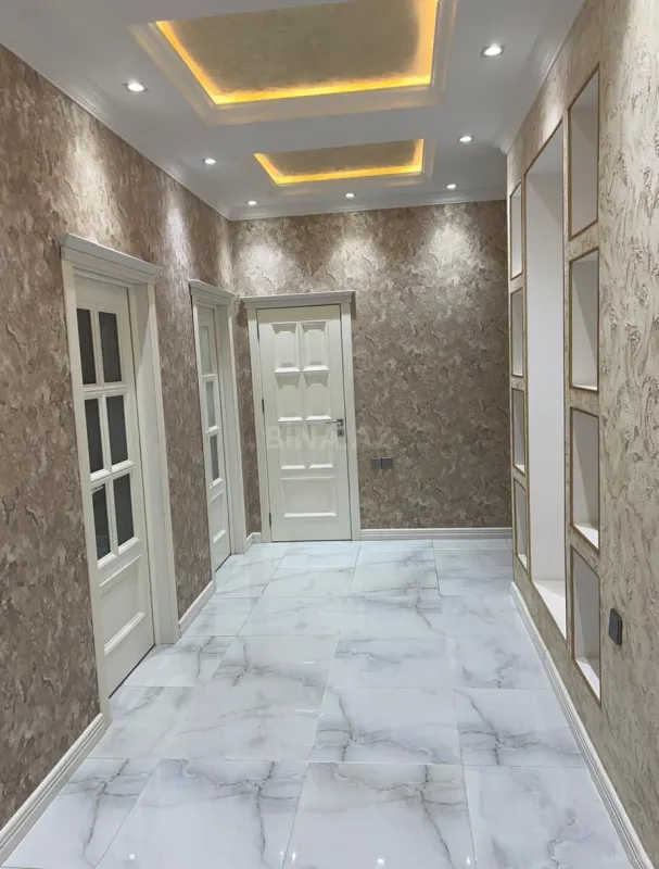 Kirayə verilir 2 otaqlı mənzil 106 m²