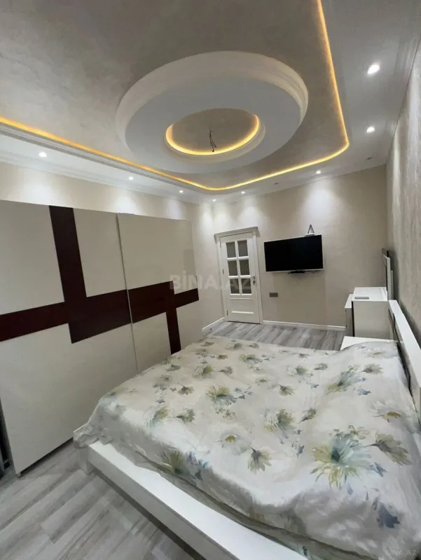 Kirayə verilir 2 otaqlı mənzil 106 m²