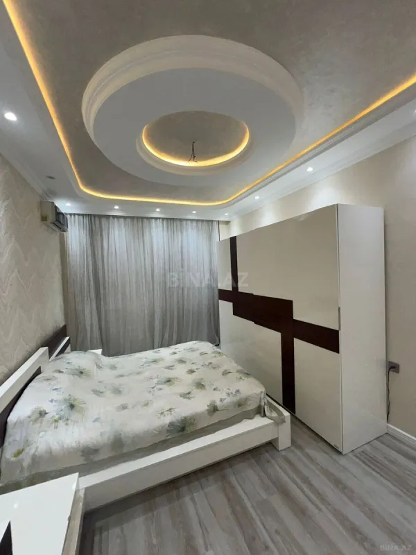 Kirayə verilir 2 otaqlı mənzil 106 m²
