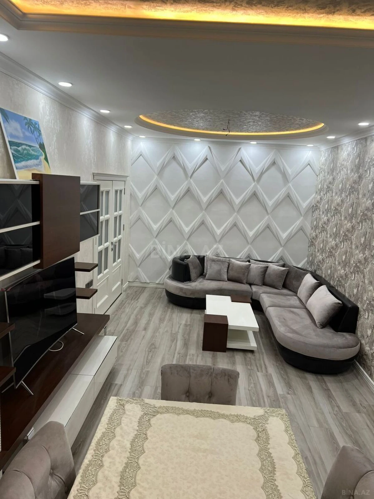 Kirayə verilir 2 otaqlı mənzil 106 m²