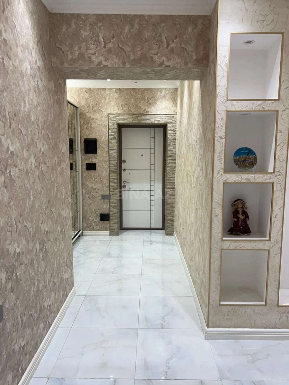 Kirayə verilir 2 otaqlı mənzil 106 m²
