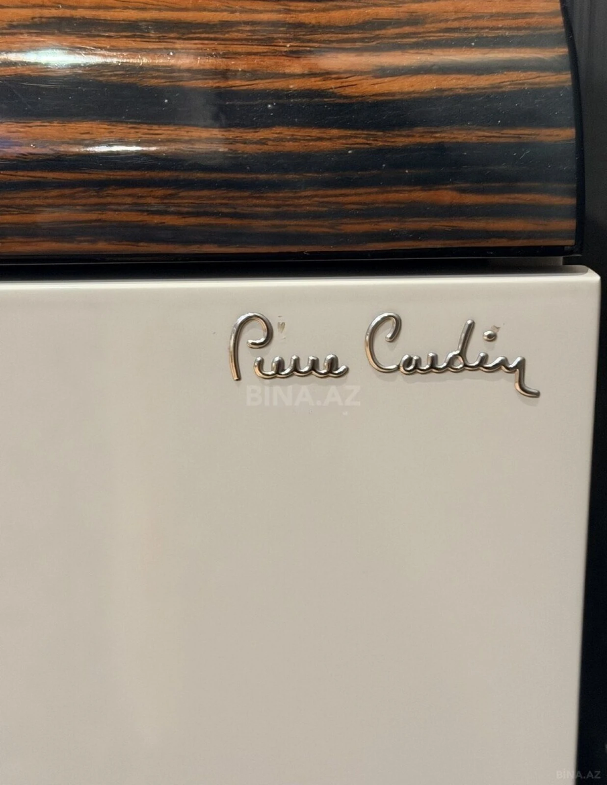 Satılır 4 otaqlı mənzil 147 m²