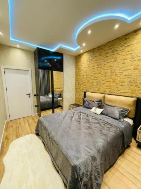 Kirayə verilir 2 otaqlı mənzil 55 m²