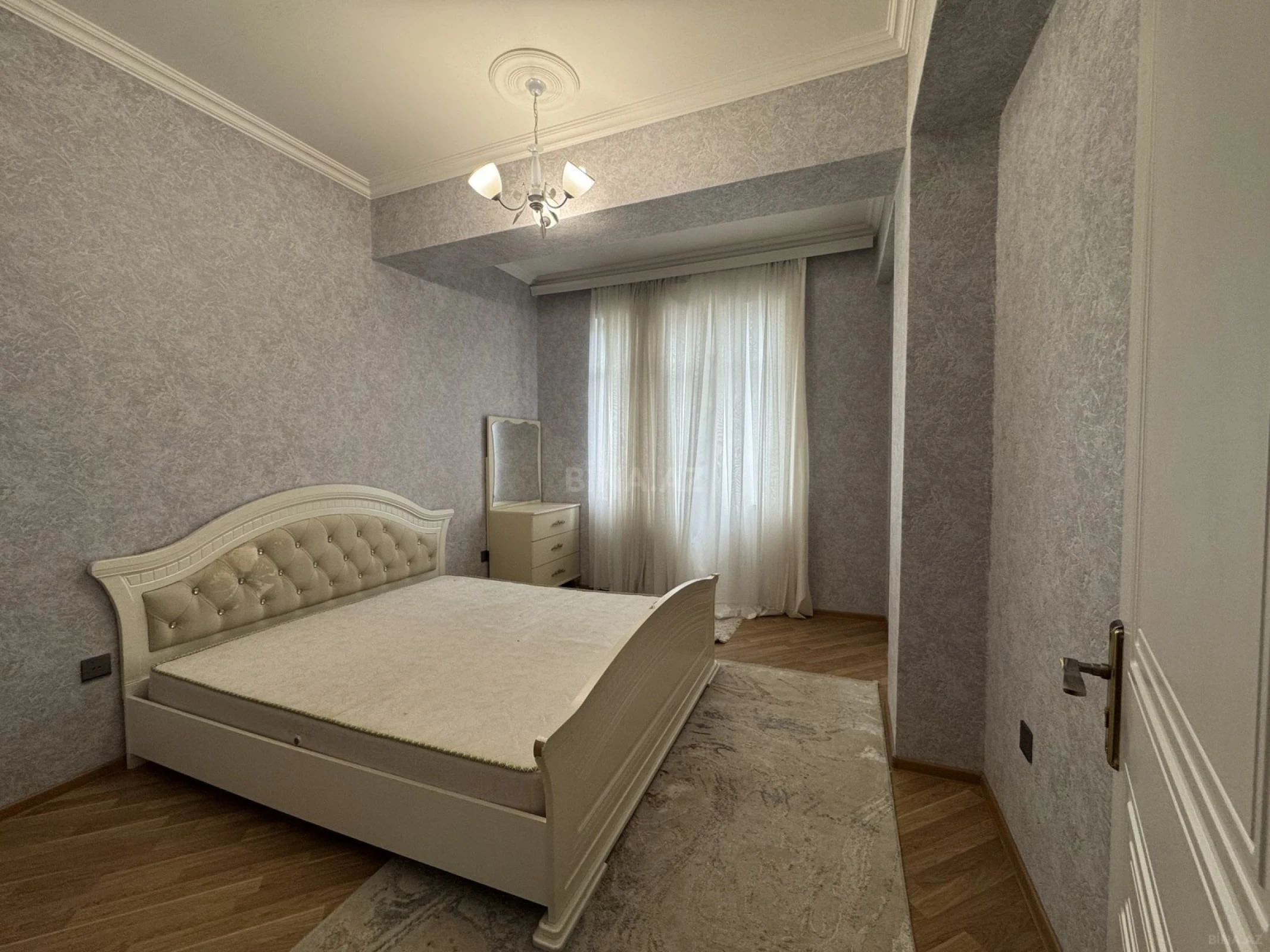 Kirayə verilir 3 otaqlı mənzil 120 m²