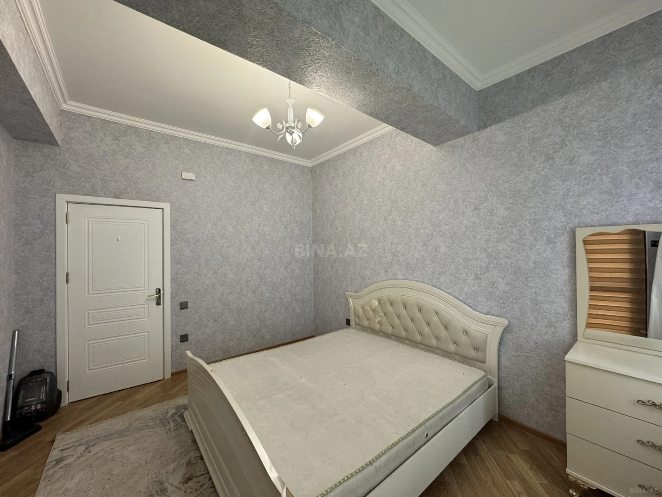 Kirayə verilir 3 otaqlı mənzil 120 m²