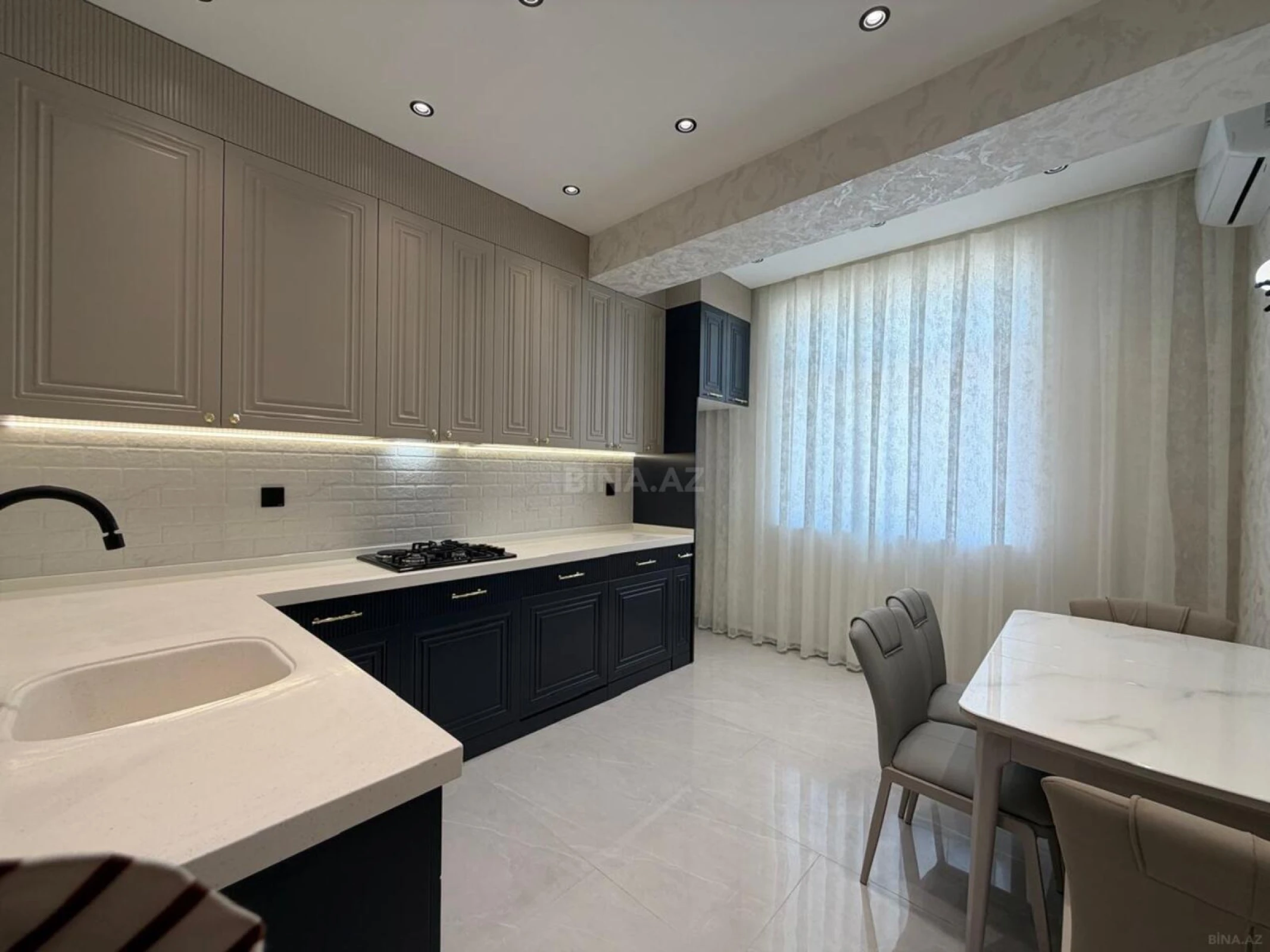 Satılır 2 otaqlı mənzil 80 m²